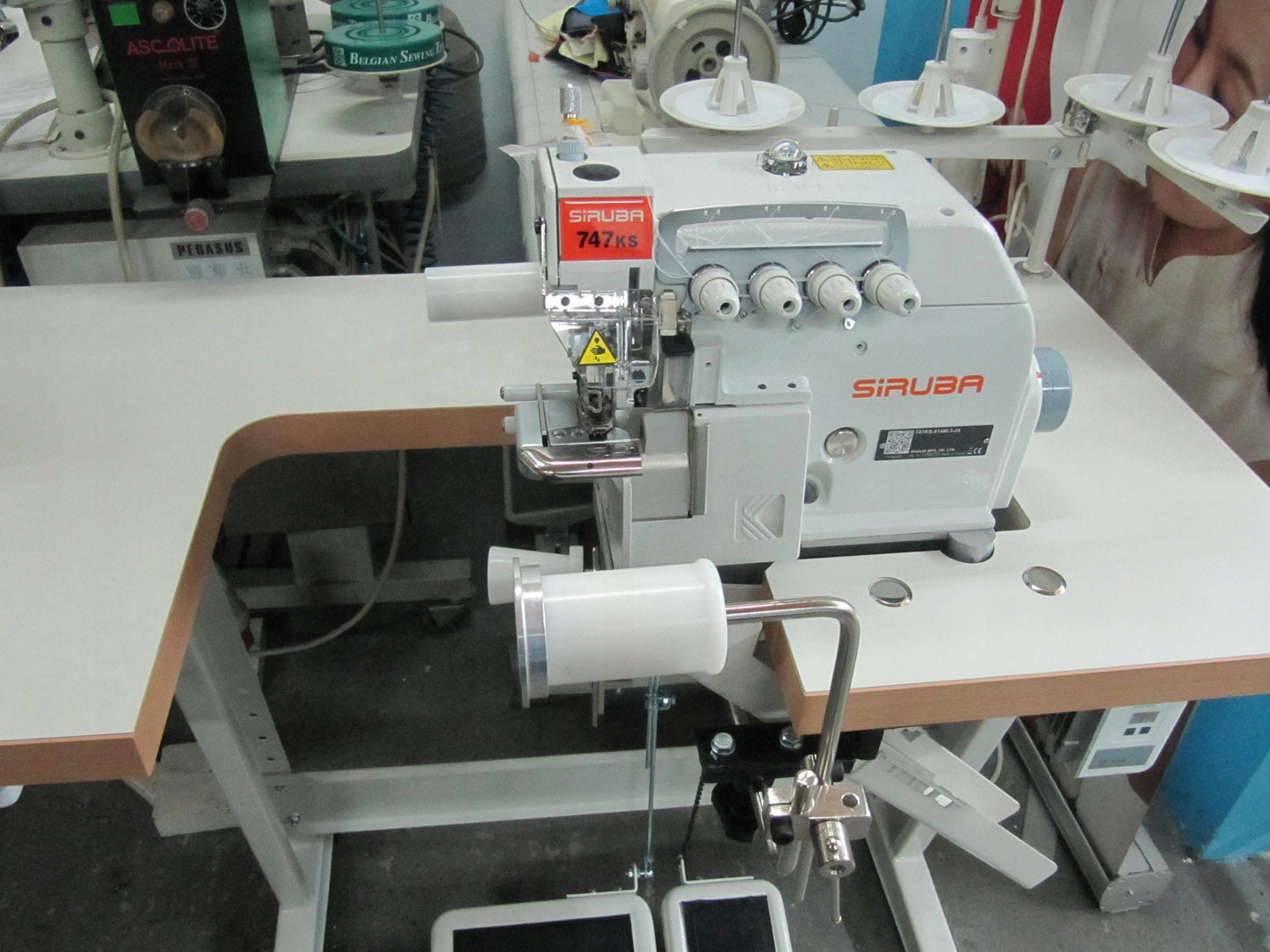 Fileteadora Mecatronica Siruba 747 KS 514 M3 34 + rlk1 Maquinan De Codo 4 Hilos Rodillos Tensores