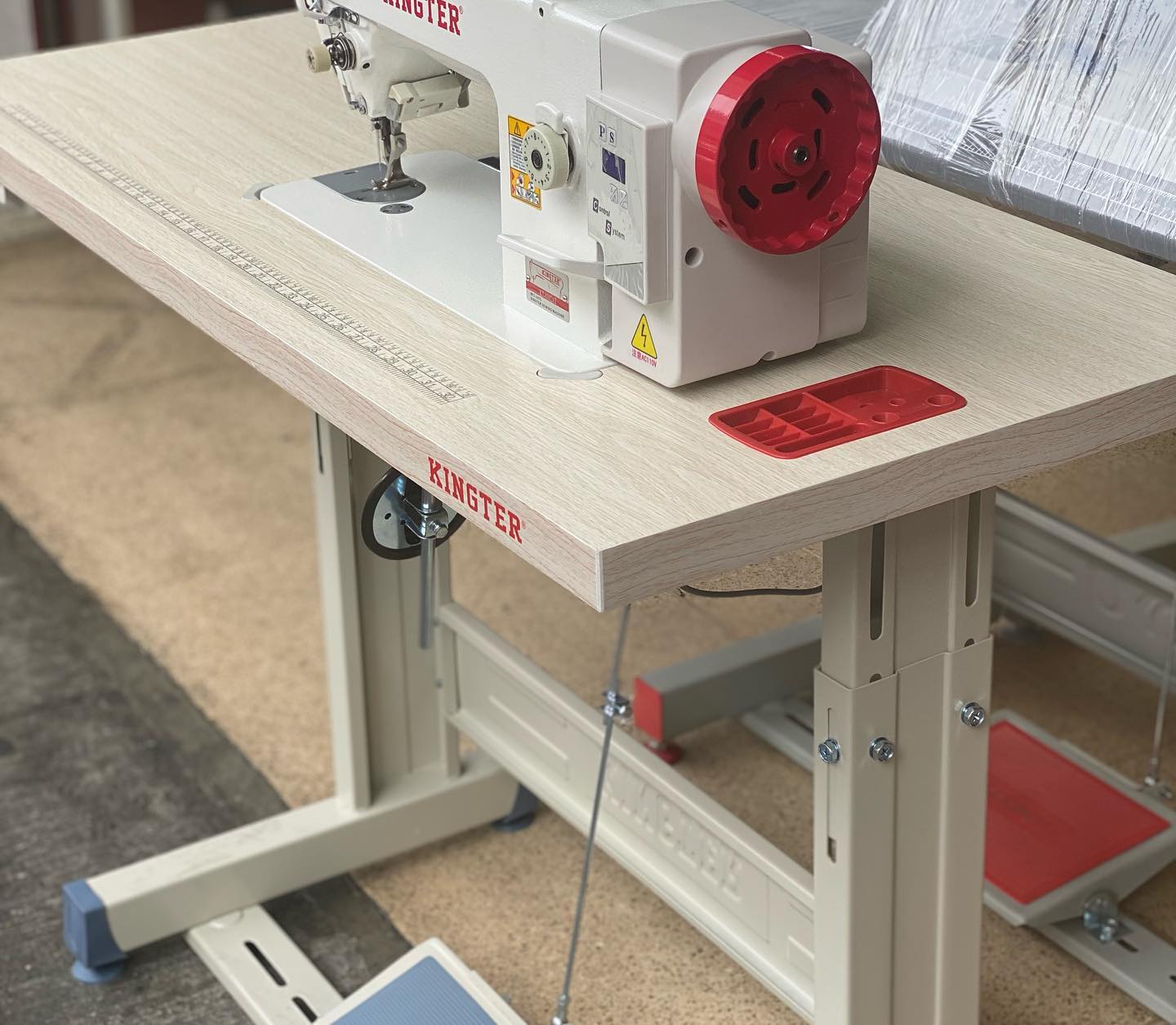 Plana Doble Transporte Kingter KT 0302 D Maquina De Coser Mecatronica