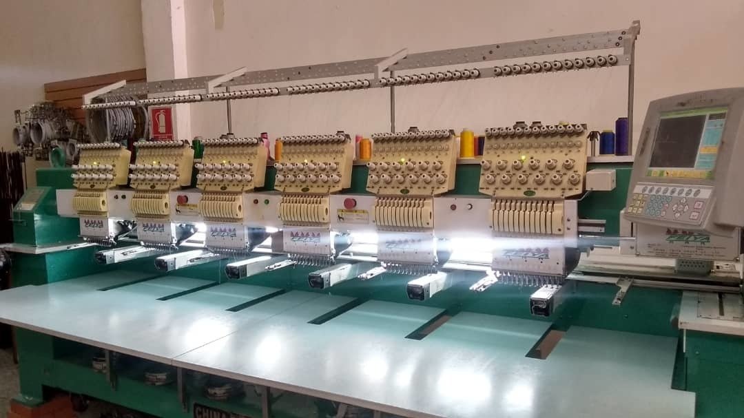 Bordadora Industrial Seis Cabezas FEIYA 1206 Usada + Kit Gorra Model: 2012 - Commercio