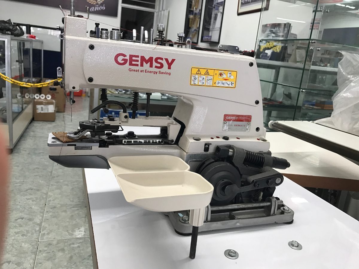 Botonadora Mecánica Gemsy Gem 373 Maquina De Coser - Commercio